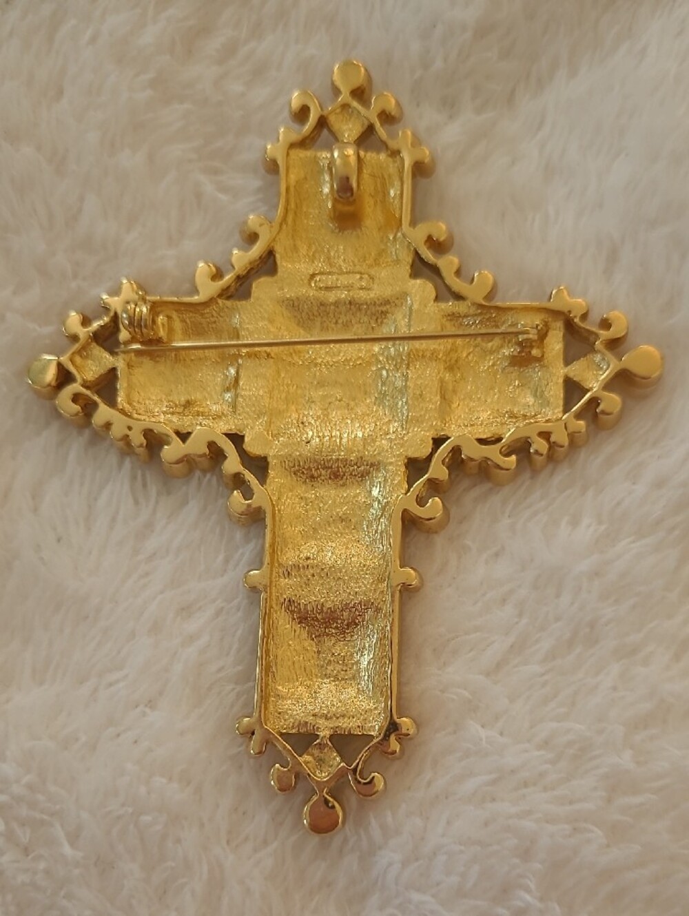 Dior Gold-Tone Cross Brooch/Pendant with Green and Red Cabochon - Picture 3 of 4